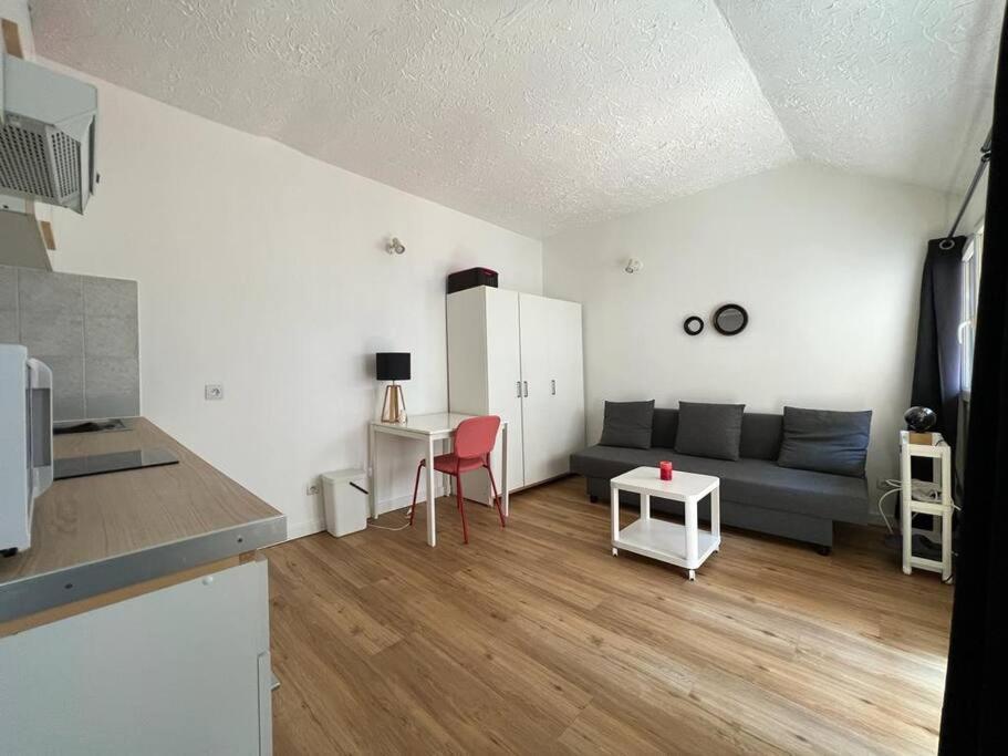 Apartamento Le Cocon De Melun Exterior foto