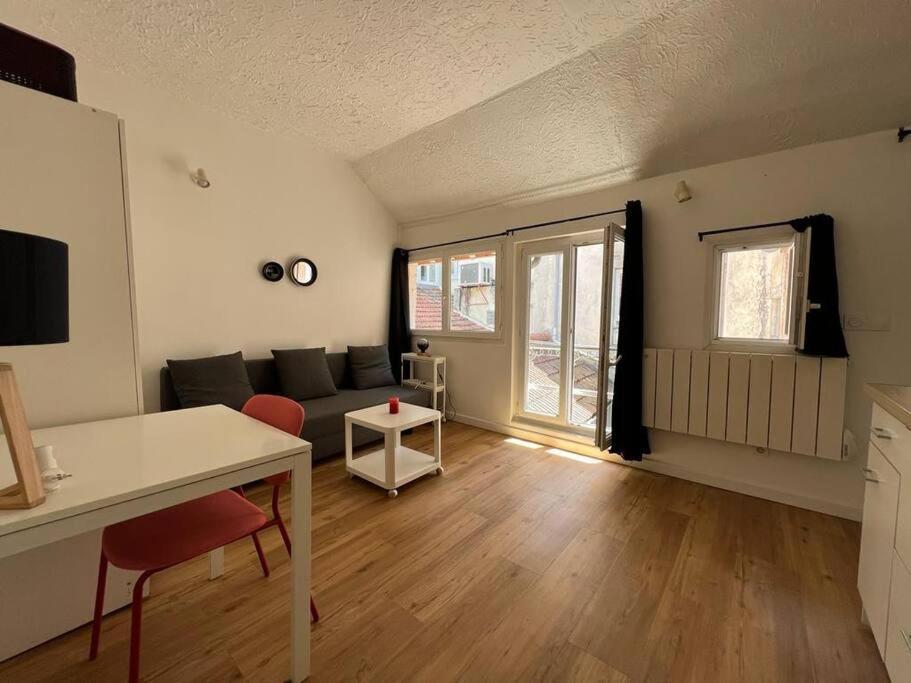 Apartamento Le Cocon De Melun Exterior foto